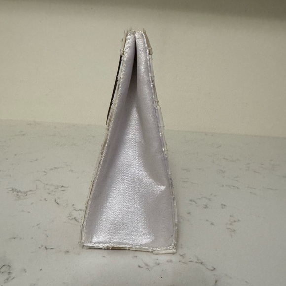 Vintage Elegant Mother of Pearl Handbag with Brown Handle - Picture 4 of 6